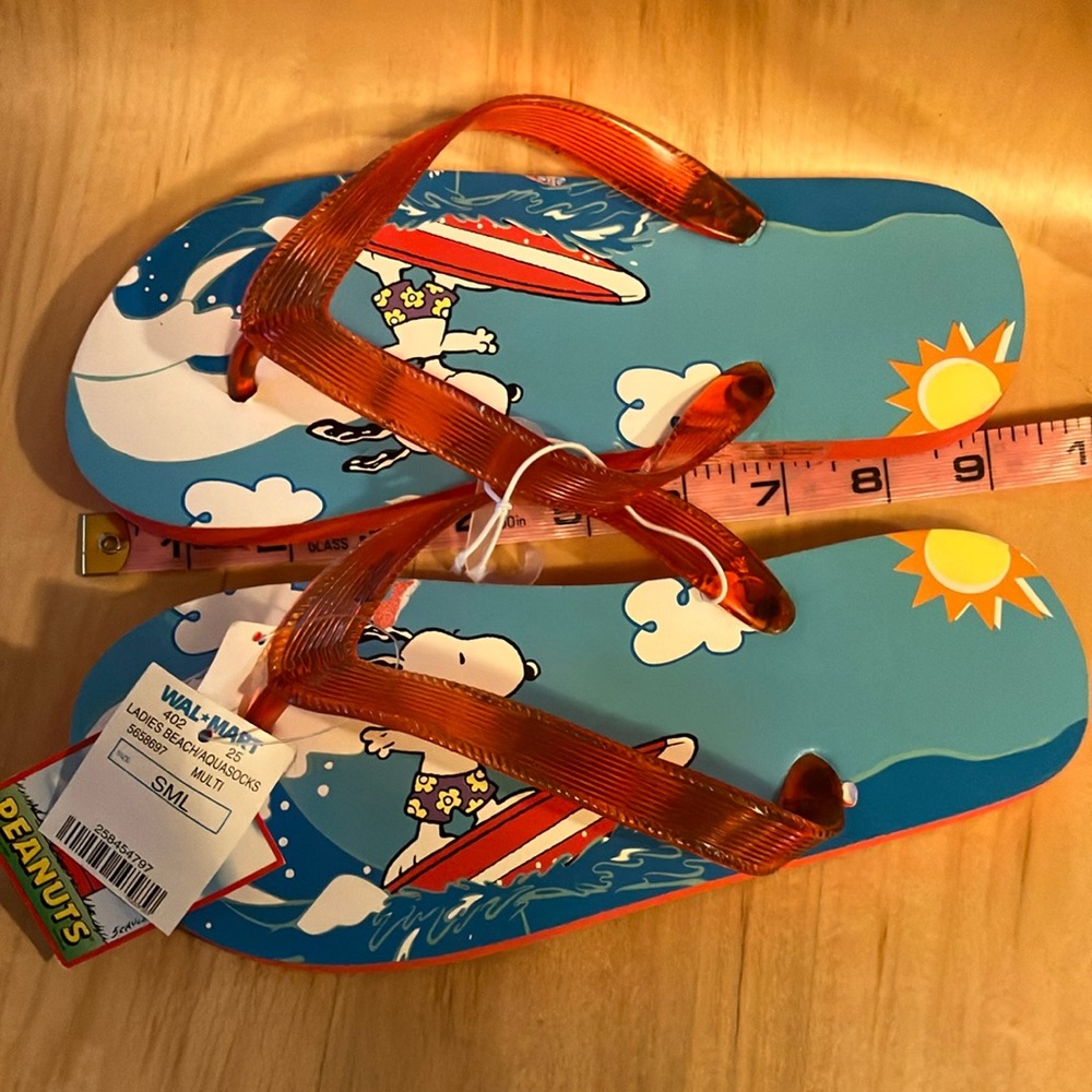 Peanuts Snoopy Surf Flip Flops Women's Small (5/6)